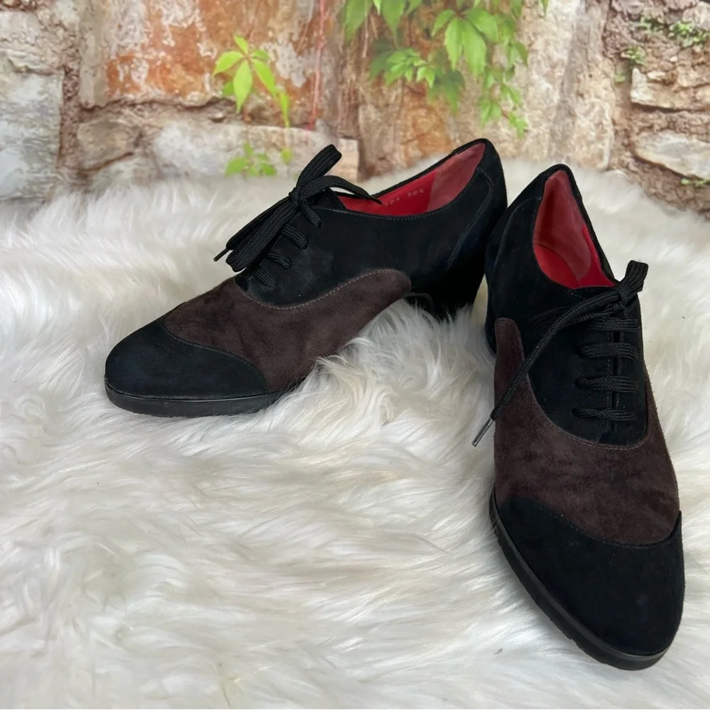 PAS DE ROUGE Black and Brown Suede Spectator Lace-Up Oxfords, 38.5